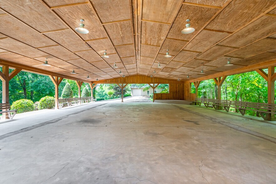 More Photos Of 565 Owens Gin Rd NE, Calhoun Lodge Meeting Hall For Sale