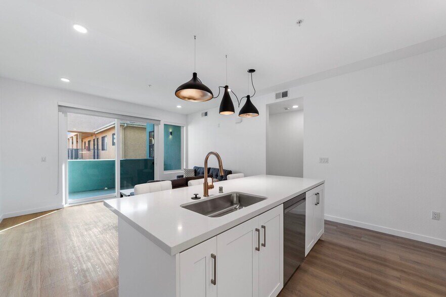 More Photos Of 4015 Richmond St, San Diego Apartments For Sale