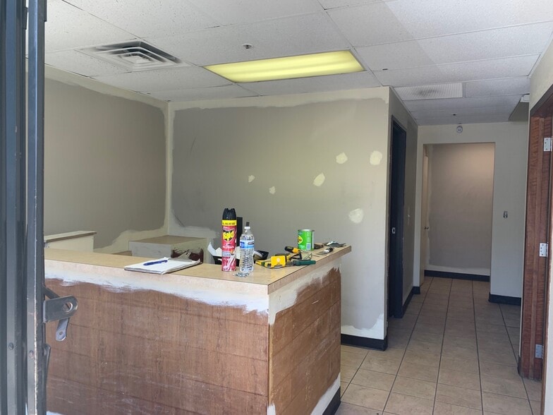 More Photos Of 100 S Reservoir St, Pomona Warehouse For Lease
