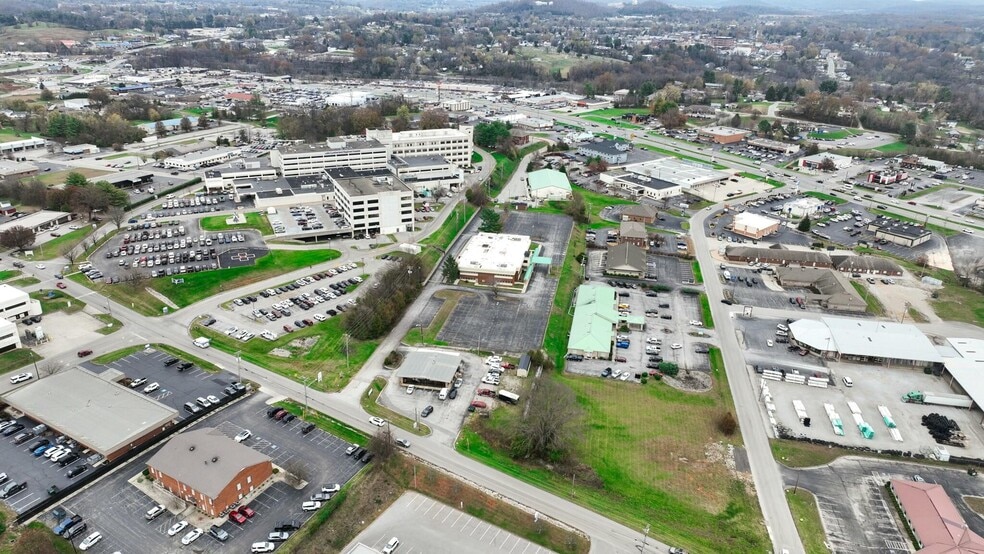 More Photos Of 340 Bogle St, Somerset Medical For Sale