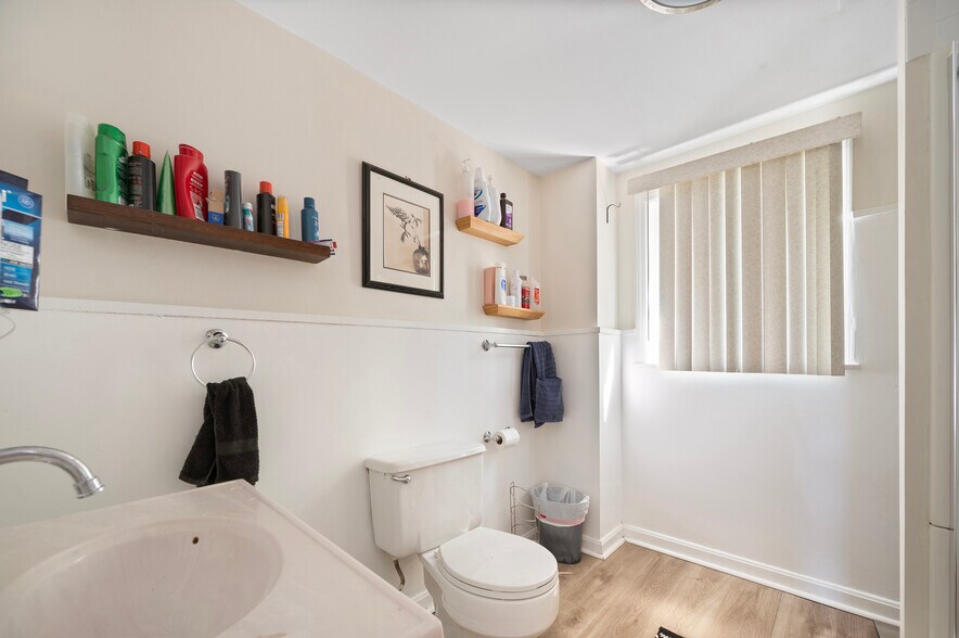 More Photos Of 15 Thomas St, North Providence Freestanding For Sale