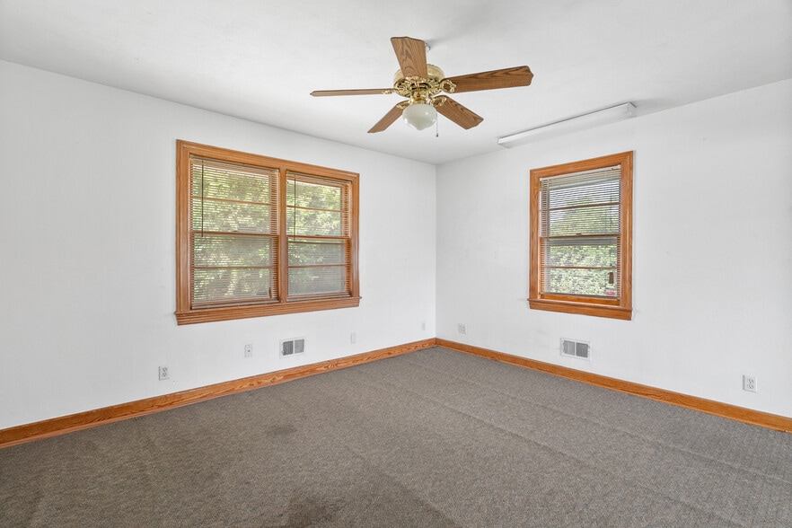 More Photos Of 6041 Indian River Rd, Virginia Beach Office Residential For Sale