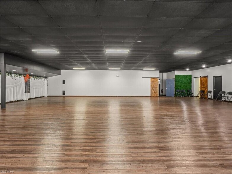 More Photos Of 326 W Main Rd, Conneaut Freestanding For Sale