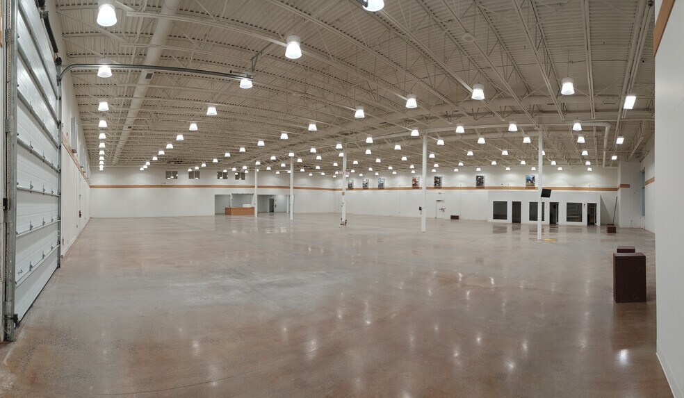 More Photos Of 2747 Chamberland St, Rockland Freestanding For Lease