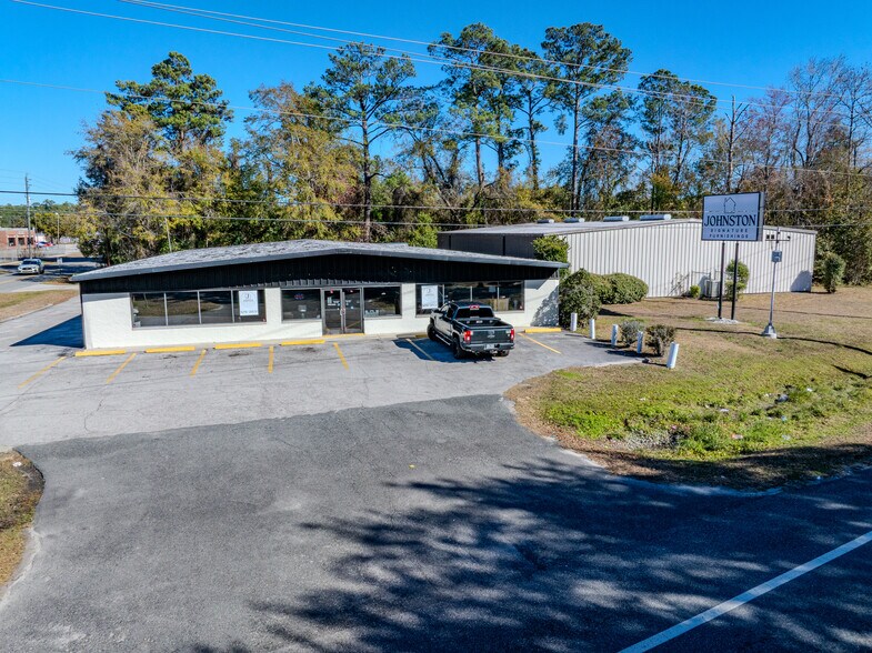 More Photos Of 701 S 5th St, Macclenny General Retail For Lease
