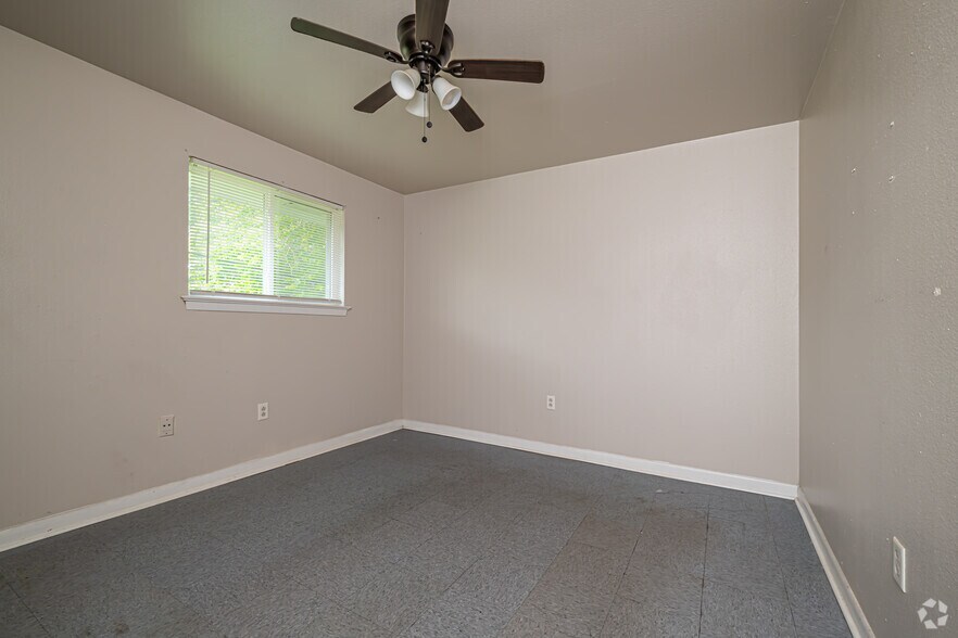 More Photos Of 10025-10037 Avenue H, Baton Rouge Apartments For Sale