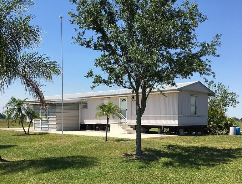 More Photos Of 12245 NE 56th Ave, Okeechobee Airplane Hangar For Sale