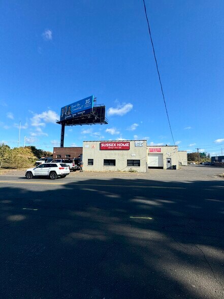 More Photos Of 669 First Ave, West Haven Warehouse For Lease
