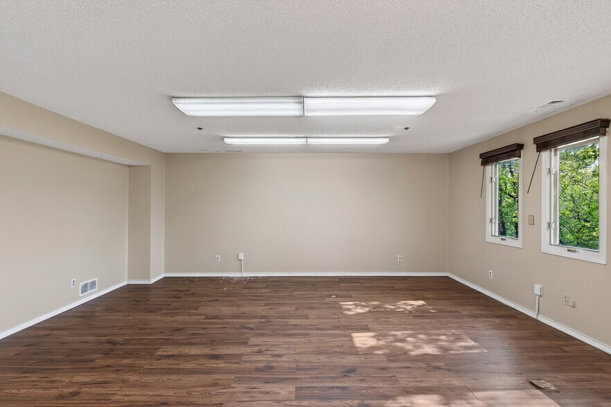 More Photos Of 14565-14579 Grand Ave S, Burnsville Office For Sale