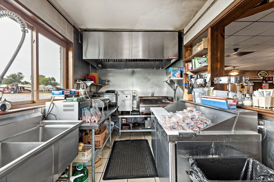 More Photos Of 14042 S Croissant Dr, Burnham Marina For Sale