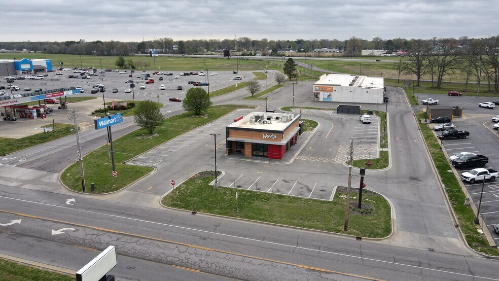 More Photos Of 120 N Central St, Benton Restaurant For Sale