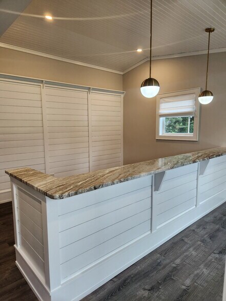 More Photos Of 314 W 4th North St, Summerville Office For Sale