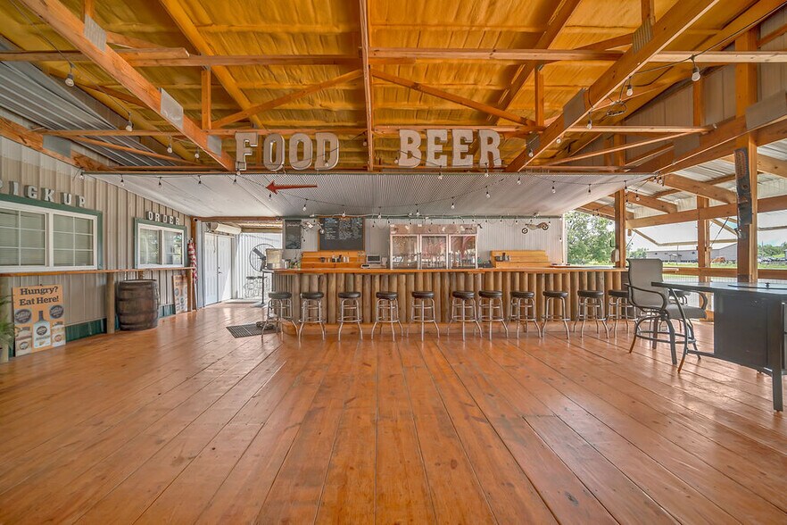 More Photos Of 602 Clark St, Utica Restaurant For Sale