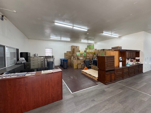 More Photos Of 1451-1453 Malvern Ave, Los Angeles Warehouse For Sale