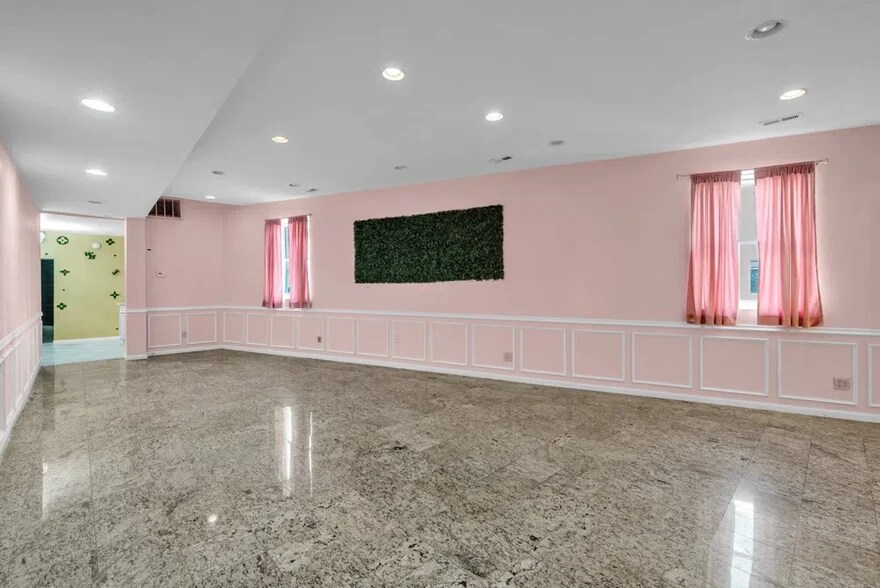 More Photos Of 1038 Decatur St, Chesapeake Storefront Retail Residential For Lease