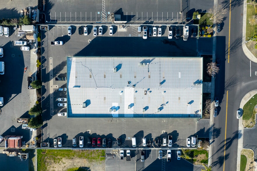 More Photos Of 526 Charity Way, Modesto Warehouse For Lease