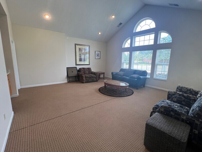 More Photos Of 6523 Dorothys Crk, Canal Winchester Apartments For Sale