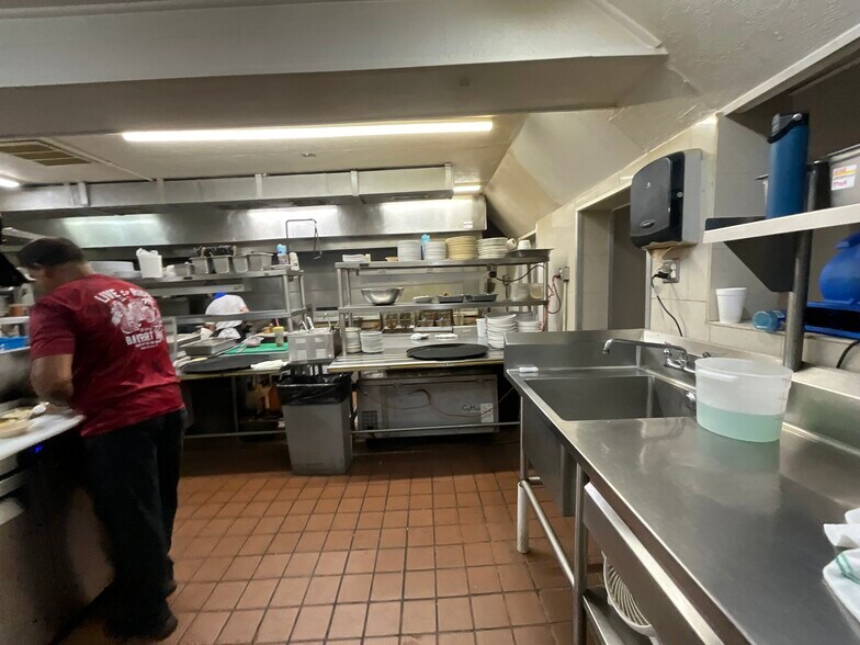 More Photos Of 4835 Cortez Blvd, Spring Hill Restaurant For Sale