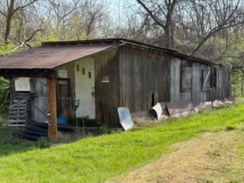 More Photos Of 1919 Buchanan Rd, Evansville Industrial For Sale