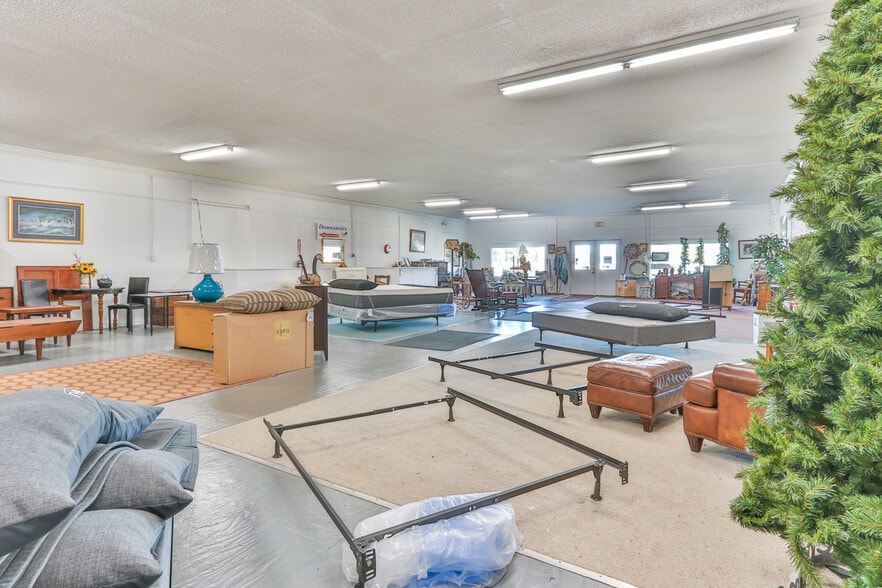 More Photos Of 3506 Springs Rd, Hickory Freestanding For Sale