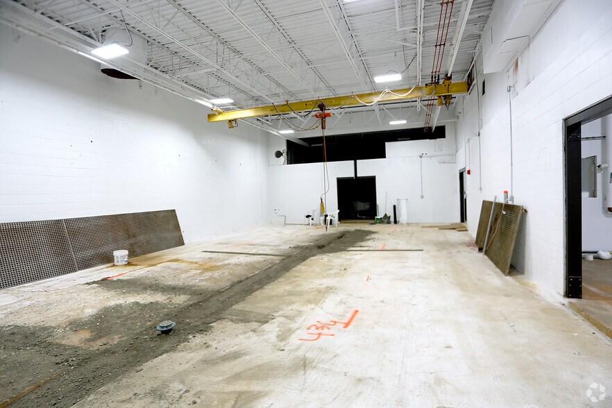 More Photos Of 18 Robert Bonazzoli Ave, Hudson Warehouse For Lease