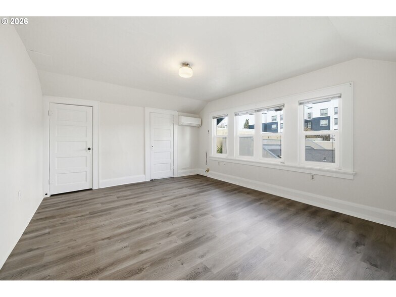 More Photos Of 245 W 13th Ave, Eugene Office For Sale