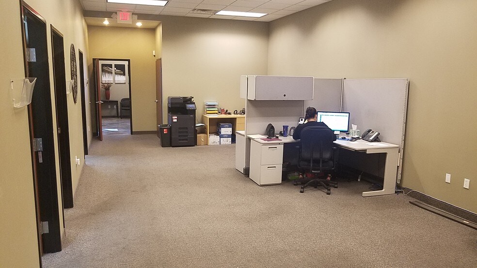 More Photos Of 375 N Stephanie St, Henderson Office For Lease