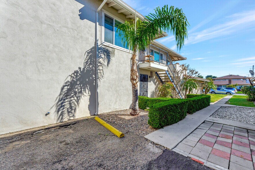 More Photos Of 13561 Arizona St, Westminster Apartments For Sale