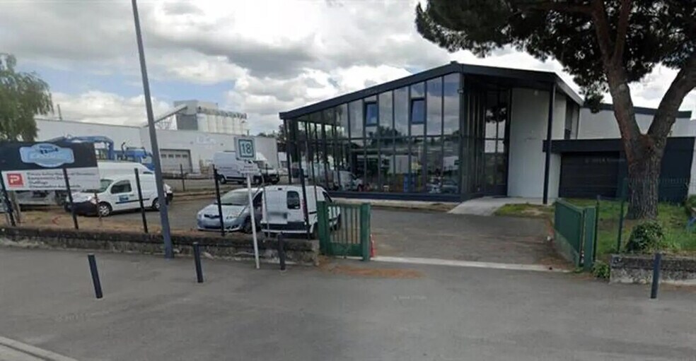 More Photos Of 18 Avenue Didier Daurat, Toulouse Office For Lease
