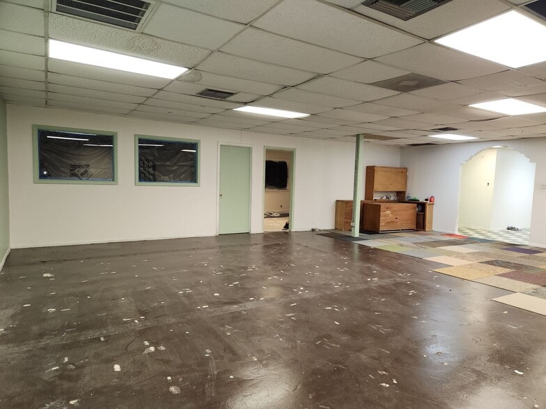 More Photos Of 1216 Hoefgen Ave, San Antonio Service For Lease