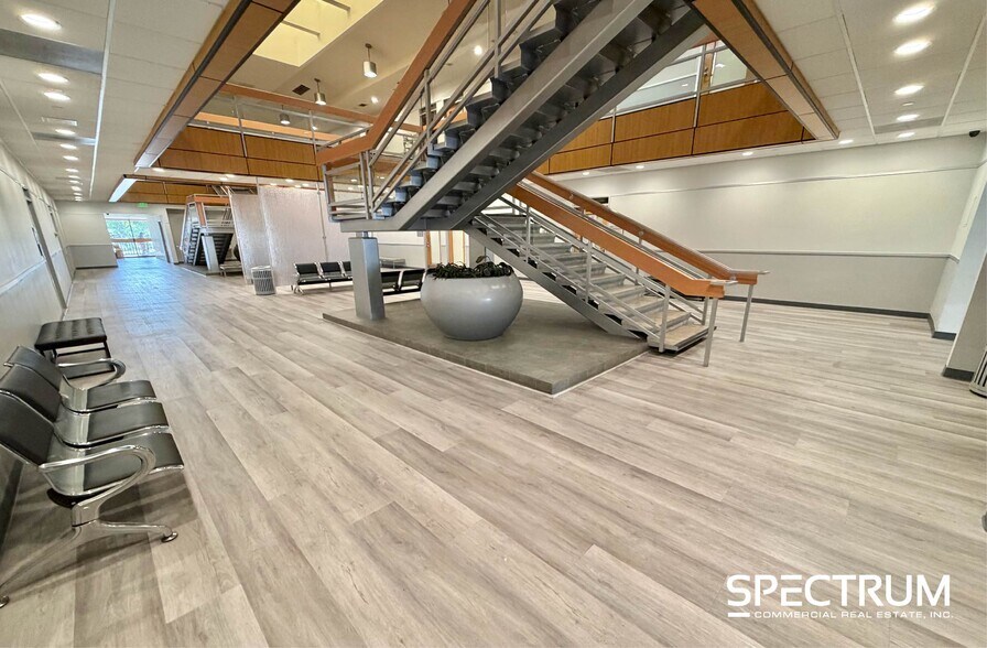 More Photos Of 18433 Roscoe Blvd, Northridge Medical For Lease