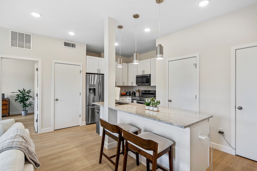 More Photos Of 1707 Eastern Ave, Baltimore Apartments For Lease