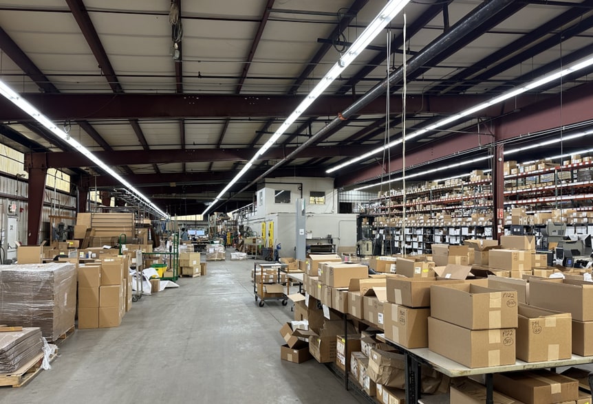 More Photos Of 24 Spring St, Florence Warehouse For Lease