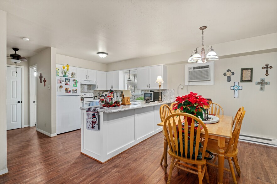 More Photos Of 401 E Main St, Brenham Apartments For Sale