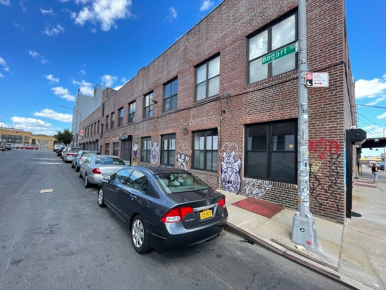 More Photos Of 55 Meadow St, Brooklyn Manufacturing For Lease