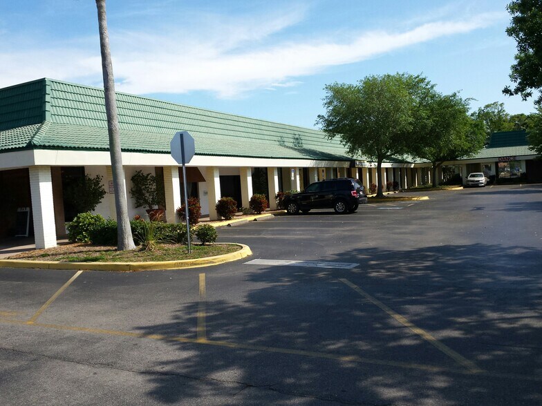 More Photos Of 5505-5805 Manatee Ave, Bradenton Unknown For Lease