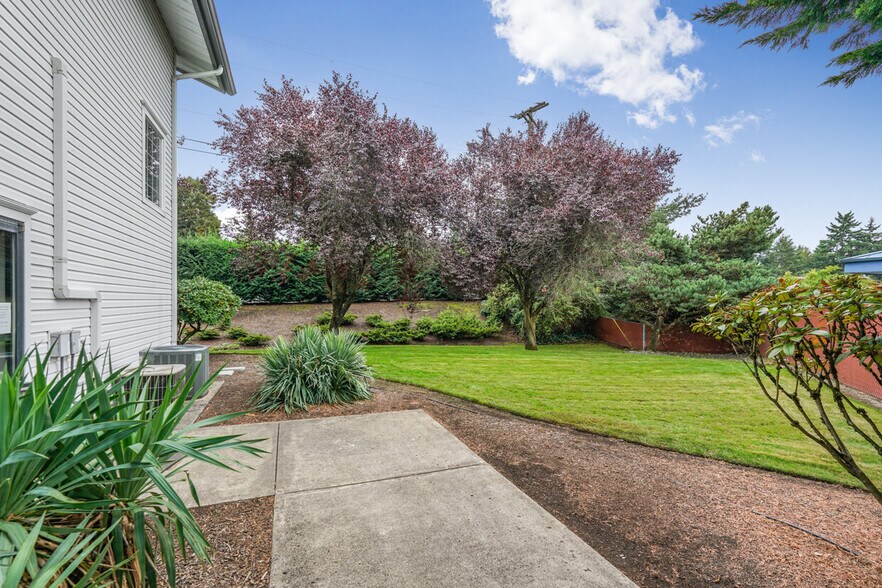 More Photos Of 9407 NE Vancouver Mall Dr, Vancouver Medical For Sale