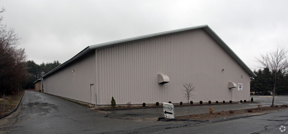 More Photos Of 20 Carter St, Tewksbury Skating Rink For Lease