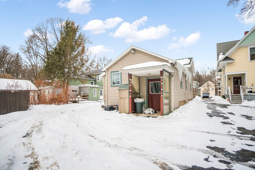 More Photos Of 34 White St, Fredonia Office For Sale