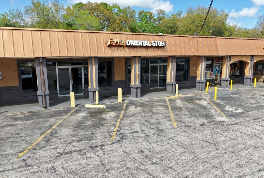 More Photos Of 3631 Emerson St, Jacksonville Storefront For Lease
