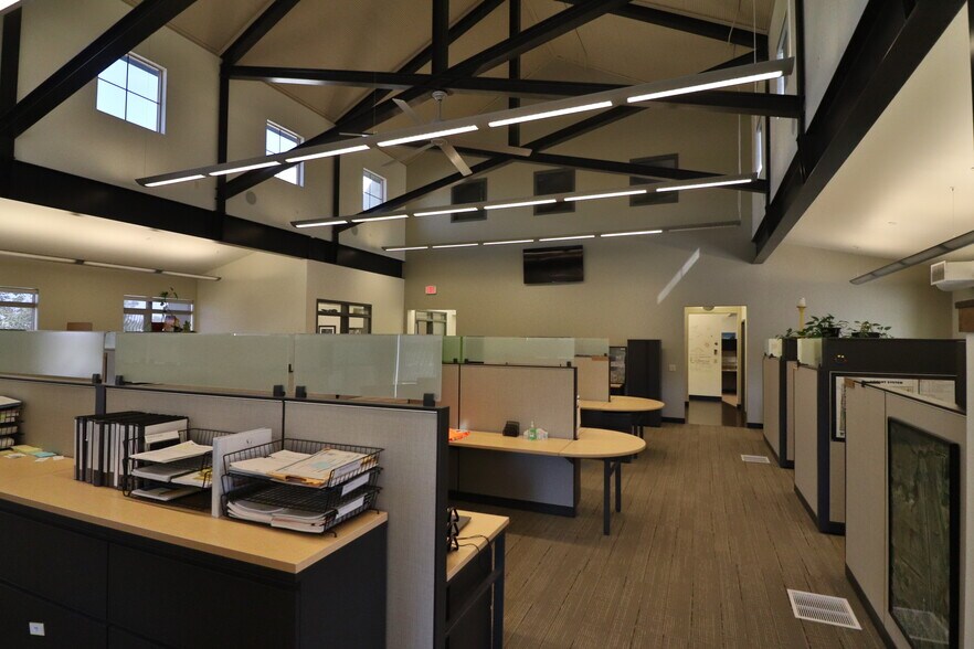 More Photos Of 502 33rd St, Cody Medical For Sale