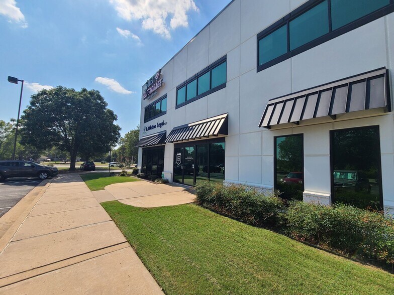 More Photos Of 2604-2608 W Kenosha St, Broken Arrow Office For Lease