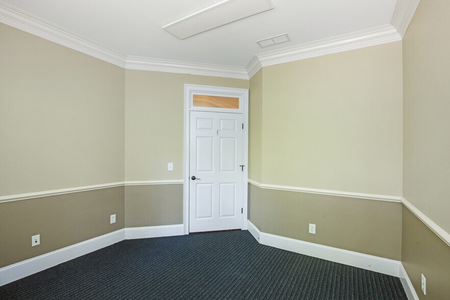 More Photos Of 3535 Roswell Rd, Marietta Office Residential For Lease