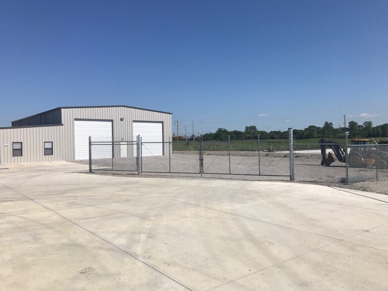 More Photos Of 5625 S 59th West Ave, Tulsa Warehouse For Lease