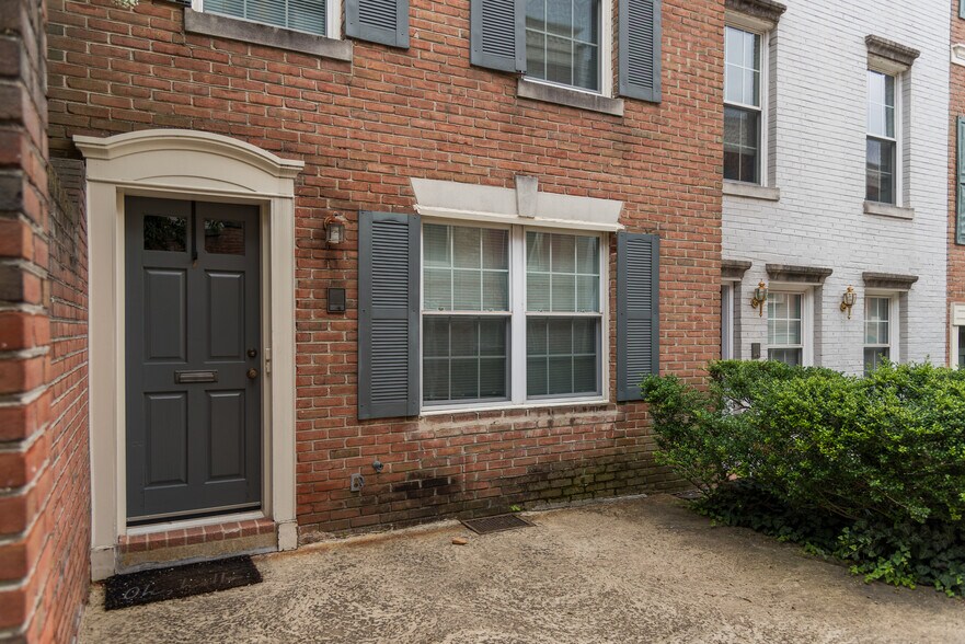 More Photos Of 4436 MacArthur Blvd NW, Washington Multifamily For Sale