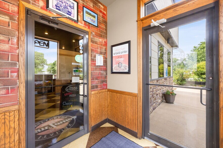 More Photos Of 2150 N State St, Iola Restaurant For Lease