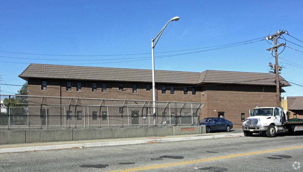 Primary Photo Of 1460 Chestnut Ave, Hillside Warehouse For Lease