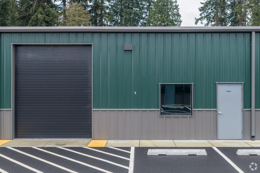 More Photos Of 7110-7114 NE 43rd Ave, Vancouver Warehouse For Sale