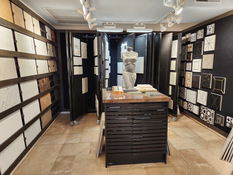 More Photos Of 874 Alua St, Wailuku Warehouse For Sale