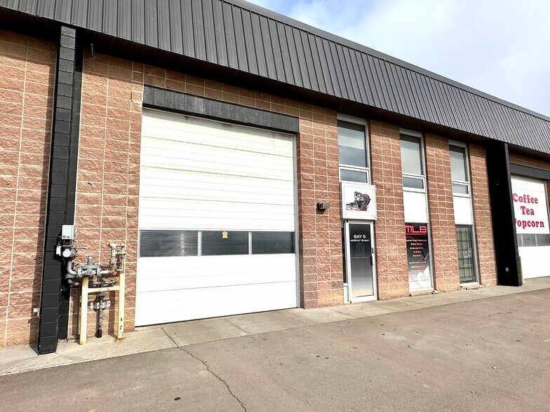 More Photos Of 4630 61 St, Red Deer Warehouse For Lease